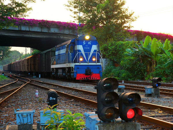 china-train-03.jpg